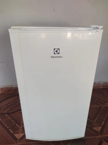 Vendo frigobar Electrolux 122 LTS 