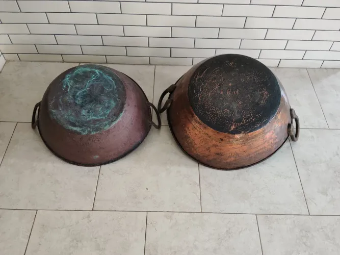 Tachos antigos de cobre