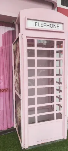 Cabine Telefônica Decorativa Rosa - Ideal para Fotos e Eventos