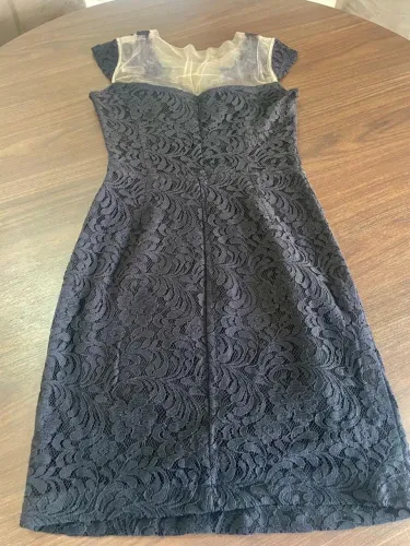 Vestido adulto, preto, de renda com tule