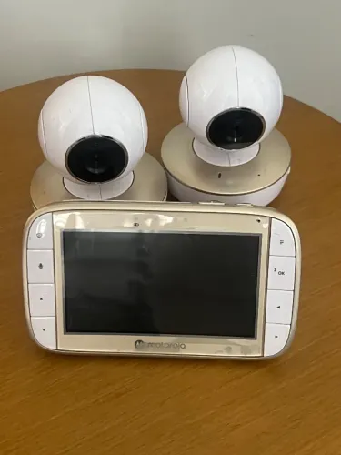 Babá Eletrônica Motorola Modelo VM50GBU - 2 câmeras