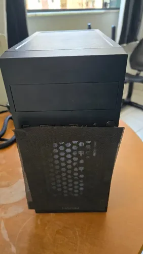 Gabinete Hayom com ventoinha de brinde