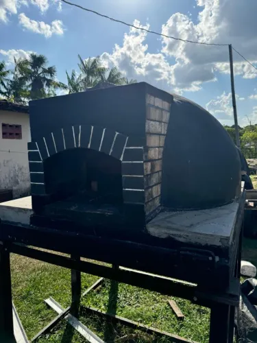 Forno de pizza iglu a lenha.