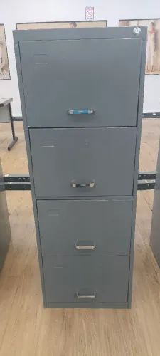 Vendo armario de aço 4 gaveta