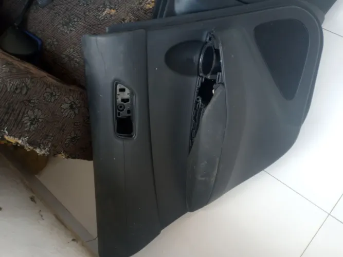FORRO DE PORTA DO COROLLA CROSS ORIGINAL NUNCA USADO NA CAIXA