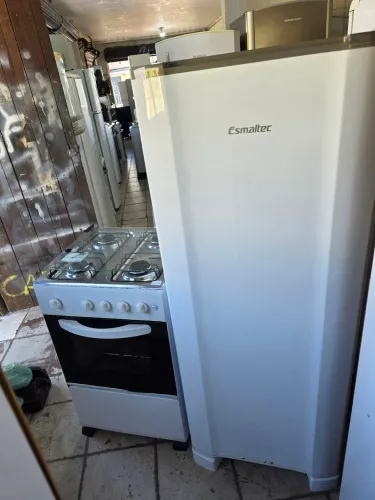 Kit geladeira e fogão todos funcionando perfeitamente