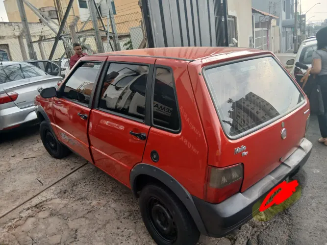 Fiat Uno Mille Celeb. WAY Econ. 1.0 F.flex 4P 2013