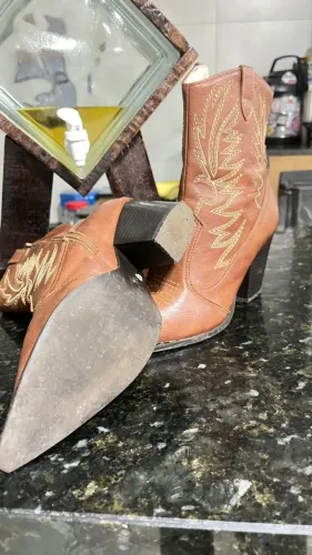Bota texana de couro feminina 35
