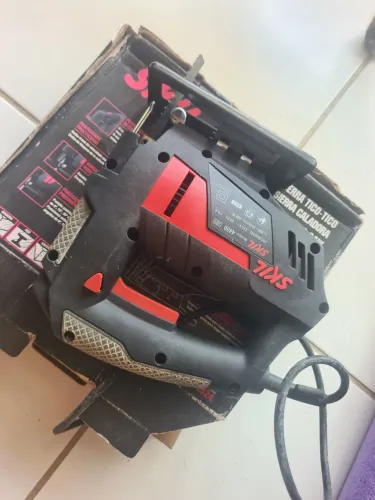Serra Tico-Tico Skil 400W Usada