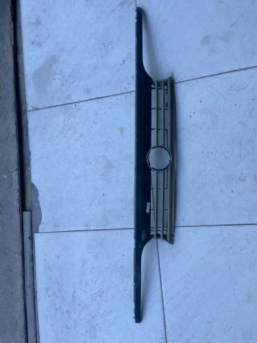 Grade dianteira Golf Mk3
