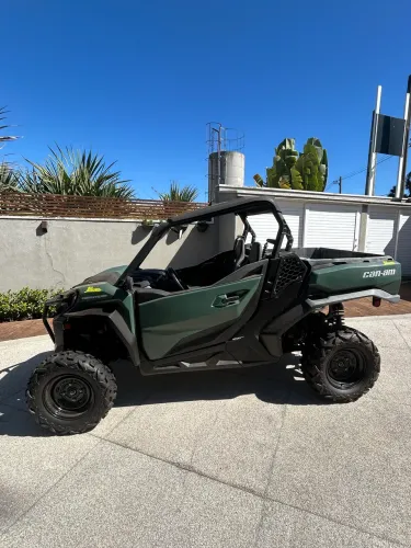 BUGGY (UTV) CAN-AM COMMANDER 1000R 2022 SEMINOVO R$ 90.000 (Negociável)