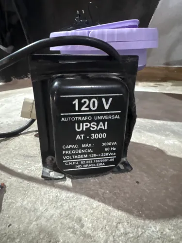 autotransformador universal UPSAI AT-3000 preto
