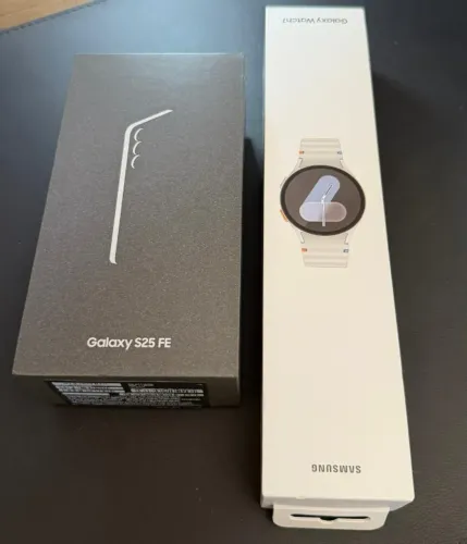 Samsung Galaxy Watch7 Smartwatch 44mm - Prata Prateado + Samsung Galaxy S25 Fe 128GB Preto