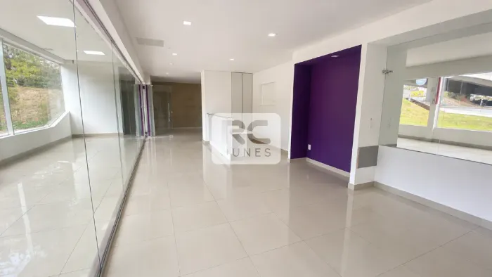 Loja de rua para locação com área de 270m², 03 banheiros no Bairro Nova Suíssa, Belo Horiz