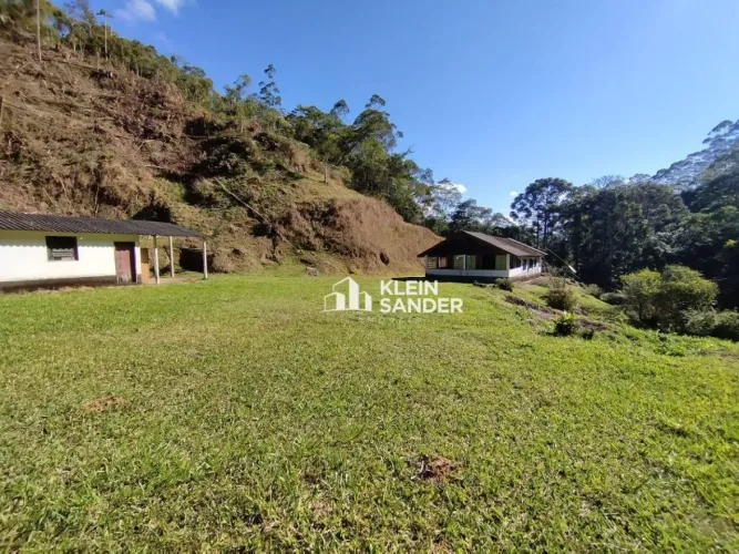Sítio com 3 dormitórios à venda, 208000 m² por R$ 850.000,00 - Vargem Alta - Nova Friburgo
