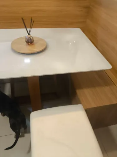 Conjunto de mesa com 4 cadeiras