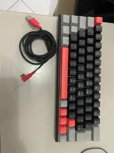 TECLADO PCYES - 60% MECÂNICO
