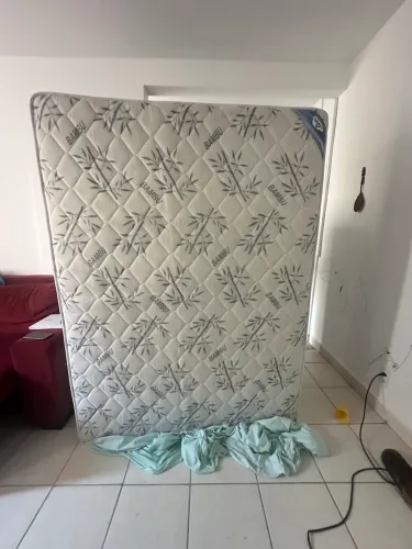 Cama Box Casal Semi nova 