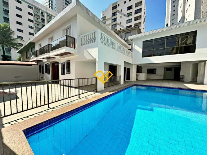 Casa com 4 Quartos para Alugar em Santos/SP.