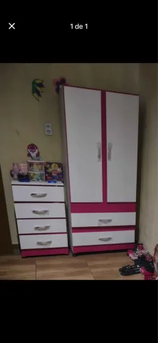 Guarda roupa e comoda madeira