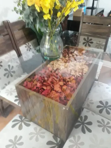 Mesa de jantar com 6 cadeiras