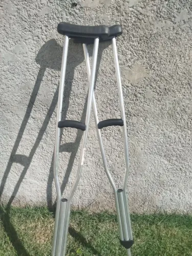 Muleta com 1 mês de uso 