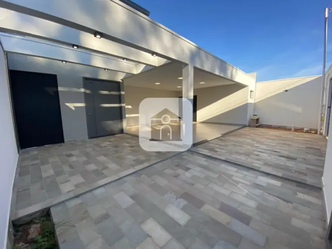 Casa Alto Padrâo em localizaçâo Nobre de Araguari