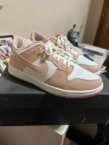 TÊNIS NIKE ROSA