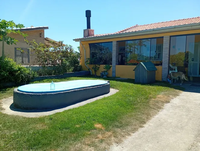 Casa na praia a 300m do mar e 400m da lagoa
