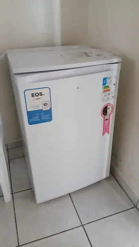 Freezer vertical.