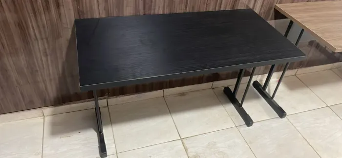 Mesa Preta  escritório reta sem gaveta 120x60 Entregamos com taxa de frete