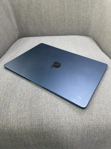 MacBook Air 15" Chip M4, CPU 10 Núcleos, GPU 10 Núcleos, Meia-Noite
