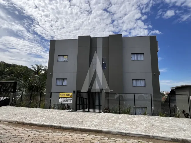 Apartamento studio, mobiliado, 1 dormitório, cozinha e bwc.