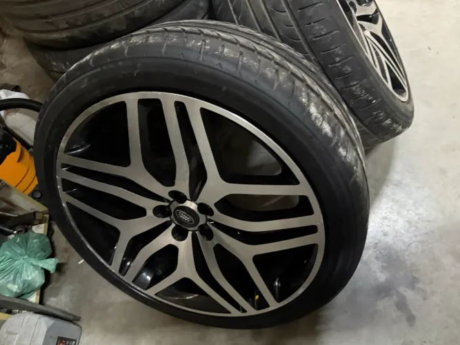 Jogo de Rodas Velar/Evoque Aro 22 Pneus Extras! 