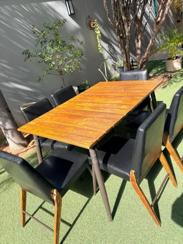 Conjunto mesa de jantar madeira