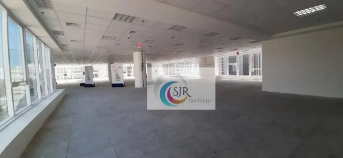 Conjunto para alugar, 348 m²-Localizado na região Marginal Pinheiros da cidade São Paulo O
