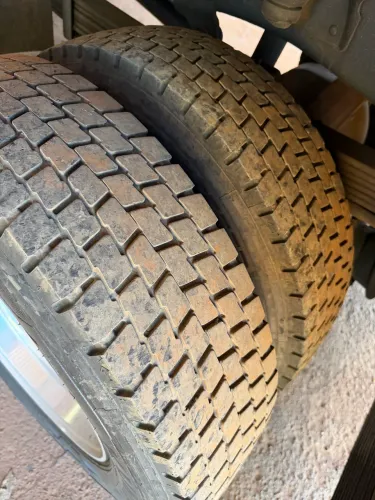 pneu 215/75/17.5