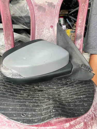 Retrovisor de Renault sandeiro / logan / Nissan Versa 