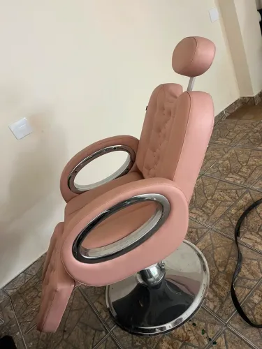 Vendo cadeira profissional de salão 