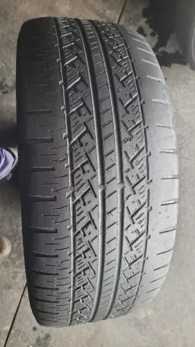 Um pneu 265/50/20 pirelli para camionete (140 em 2× no ct
