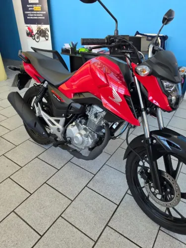 CG - Fan 160 - 2025 -14.000 km - impecável $19.990