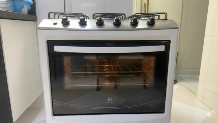 Fogão Electrolux 5 Bocas com Forno Duplo e Mesa Inox - Excelente Conservação