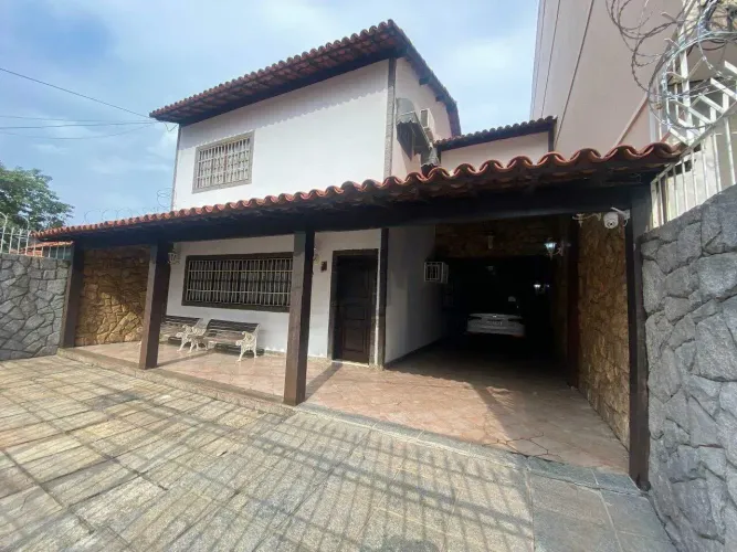 Casarão na Vila da Penha,3quartos,piscina