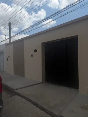 Alugo casa conj dom Constantino 1.400