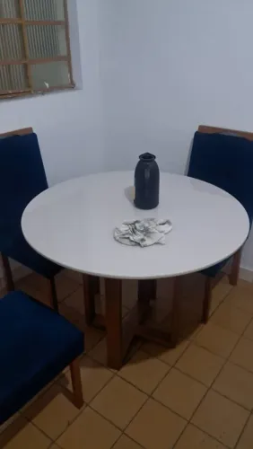 Mêsa de vidro com 4 cadeiras Natalle praticamente nova 