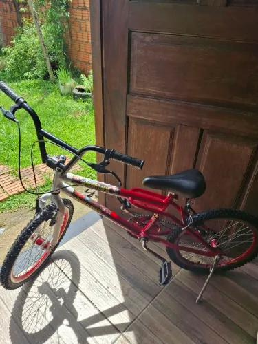 Bicicleta nova usada só alguns dias!