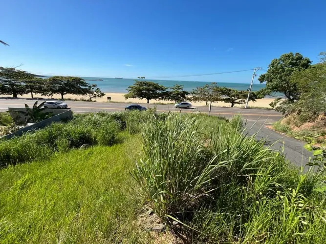 Lote de frente para a praia de Meaípe