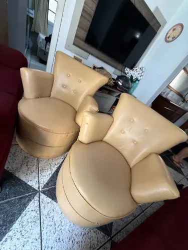 Poltronas de courino