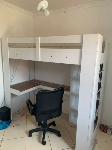 Cama/escritório/armário/penteadeira.