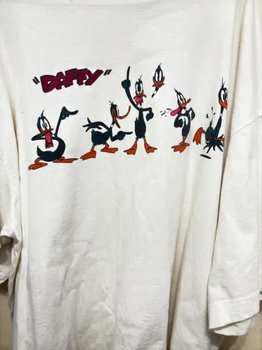 Camiseta masculina branca oversized GG da baw edição especial dos looney tunes patolino
